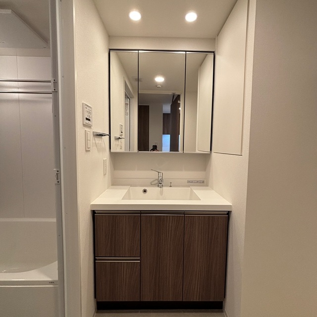 洗面設備　※写真は同タイプ住戸です。