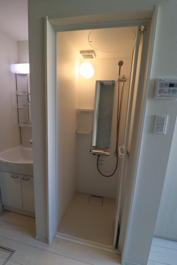 バス・シャワールーム　シャワールーム