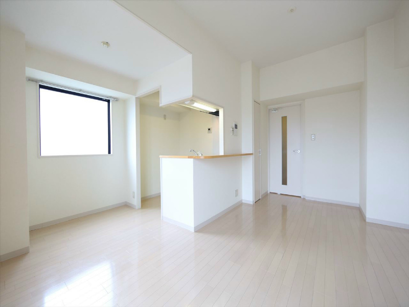 居室・リビング　ＬＤＫ12.5帖　カウンターキッチン　2面採光　エアコン完備