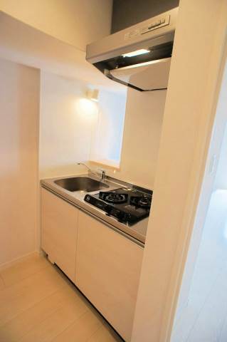 キッチン　同型タイプ。仕様・色は現状を優先します。