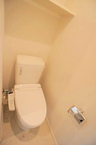 トイレ　同型タイプ。仕様・色は現状を優先します。
