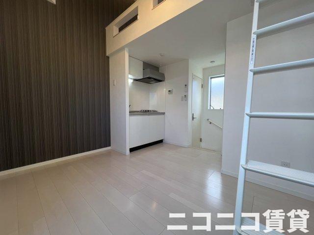 居室・リビング　別号室タイプの為、現状を優先致します。