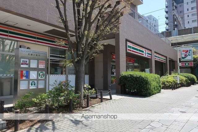 コンビニ　セブンイレブン（コンビニ）まで843m