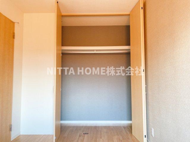 収納　洋室についている収納です★