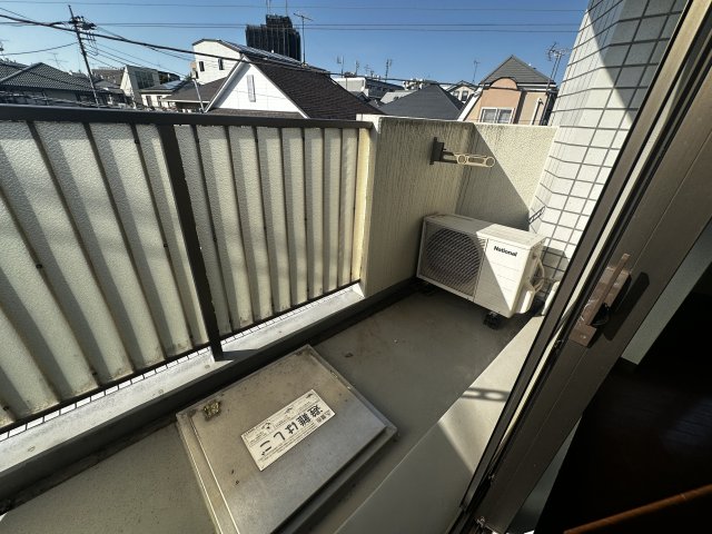 バルコニー　※クリーニング前の写真です