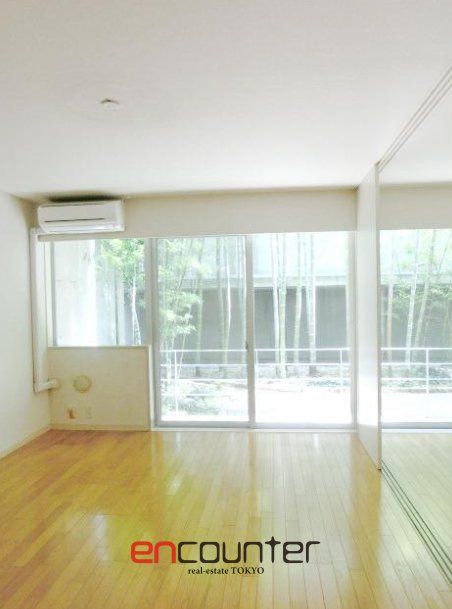 居室・リビング　※同マンション別室参照