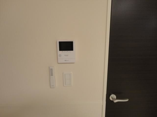 セキュリティ　モニター付きインターホン
