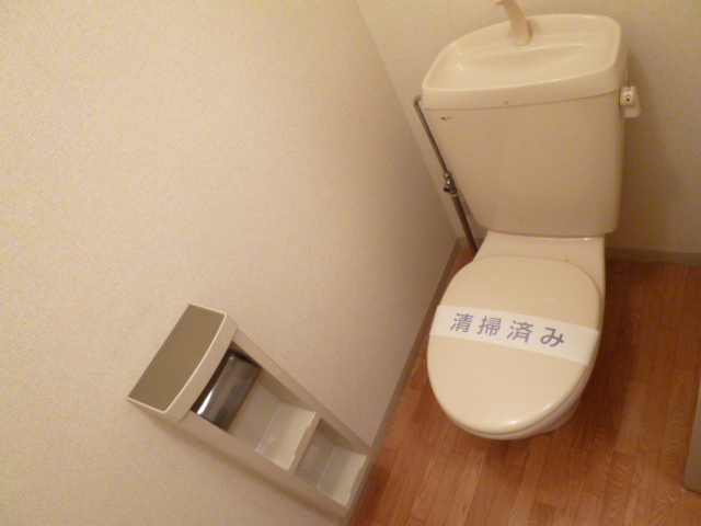 トイレ　参考までに別のお部屋の写真です♪