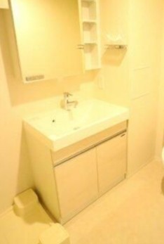 洗面設備　コンパクトで使いやすい洗面所