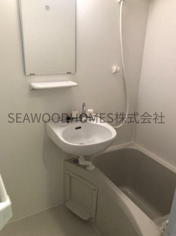 バス・シャワールーム　※他部屋の参考写真となります。