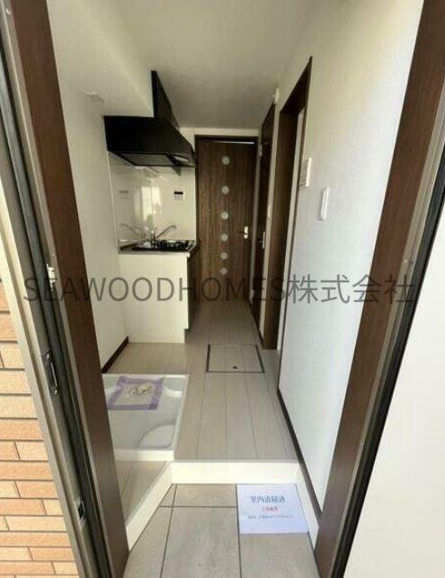 玄関　※他部屋の参考写真となります。