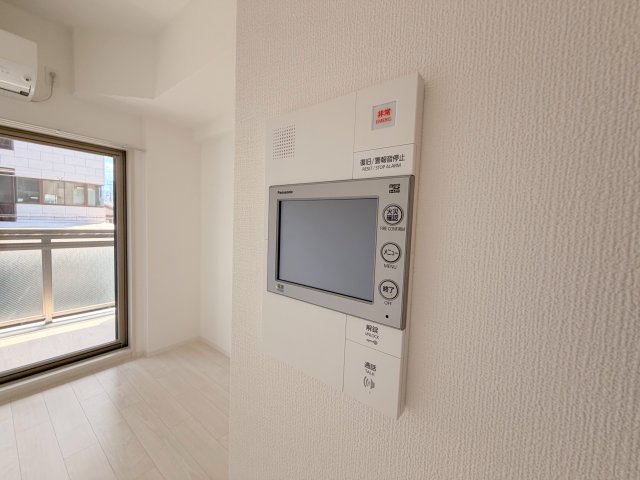 セキュリティ　TVモニターホンで来客が誰か確認してから開けて下さいね