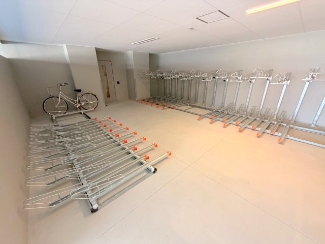 駐車場　敷地内には入居者専用の駐輪スペースもあります。