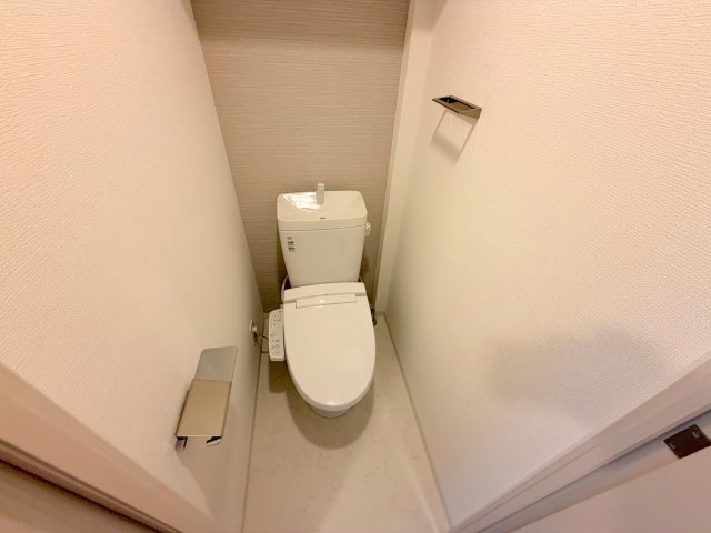 トイレ　綺麗なトイレにはウォシュレット標準装備です。
