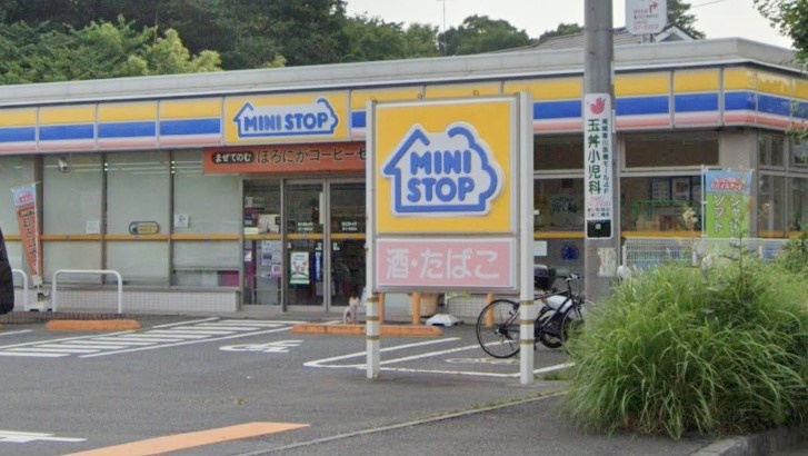 コンビニ　ミニストップ（コンビニ）まで954m