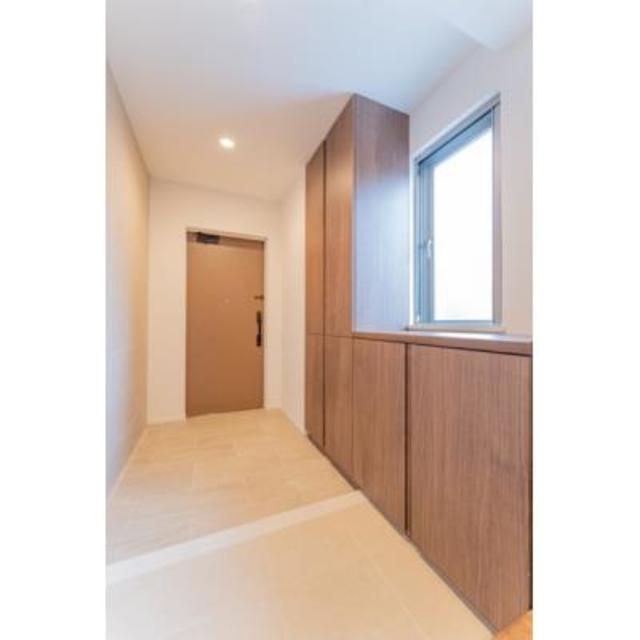 玄関　※写真は同タイプ住戸です。