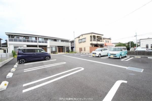 駐車場　温水洗浄暖房便座