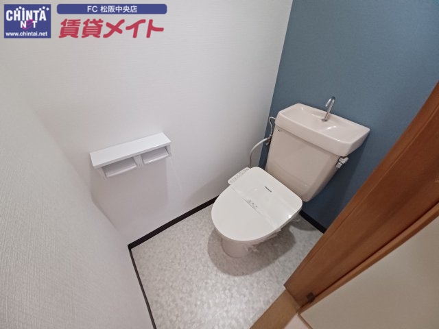 トイレ　同物件別部屋の写真