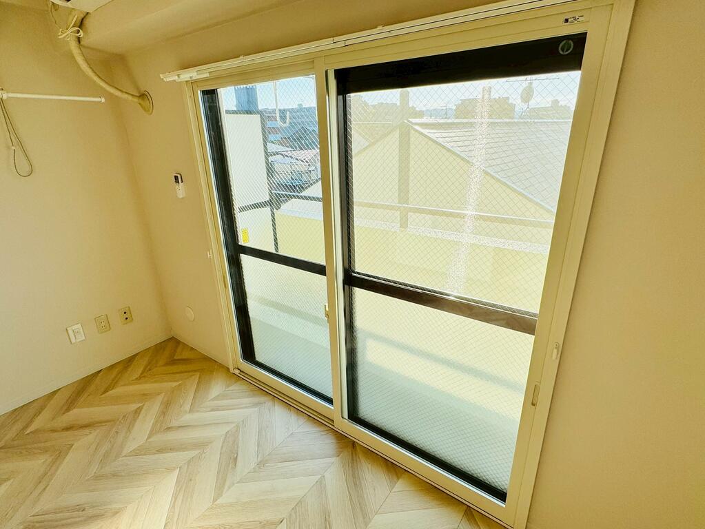 バルコニー　同物件の別部屋写真です。