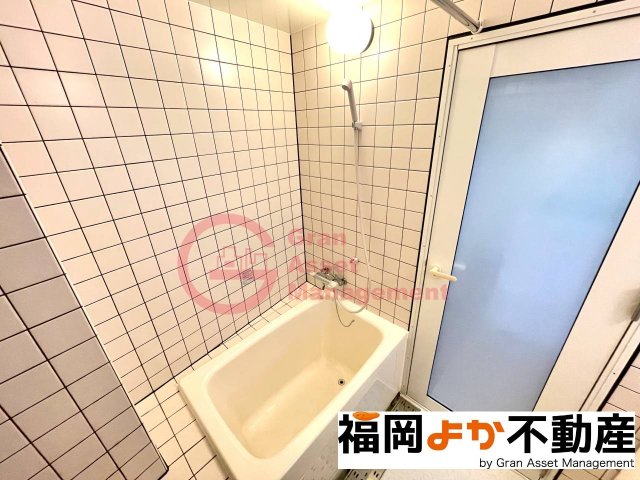 バス・シャワールーム　ゆったり過ごせるお風呂です