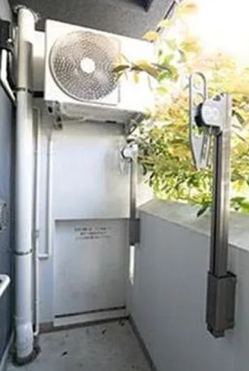 バルコニー　別部屋の画像を使用しております。