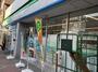 コンビニ　ファミリーマート 台東松が谷店（コンビニ）まで82m