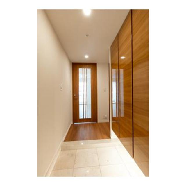 玄関　※写真は同タイプ住戸です。