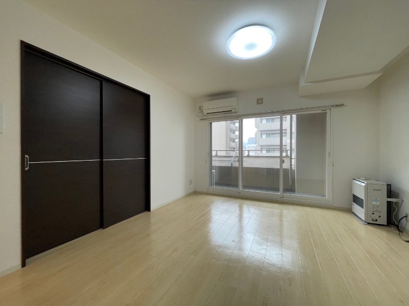 居室・リビング　広くてキレイなお部屋が広がっていて、充実した生活が送れそう。