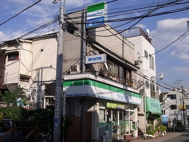 コンビニ　ファミリーマート（コンビニ）まで450m