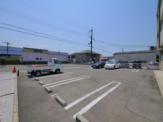 駐車場　駐車スペースもあります