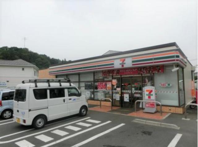 コンビニ　セブンイレブン横浜荏子田店（コンビニ）まで587m