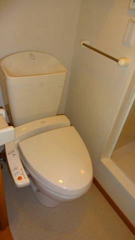 その他　清潔なトイレは温水洗浄便座です！