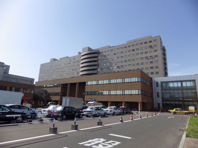 病院　国立大学法人北海道大学病院（病院）まで218m