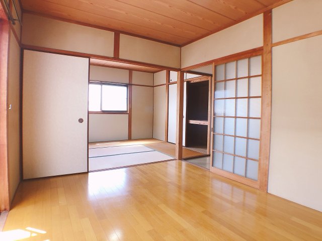 コーポたくみの居間写真