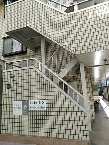 東京メトロ東西線 浦安駅 徒歩10分 3階建 築38年の外観写真