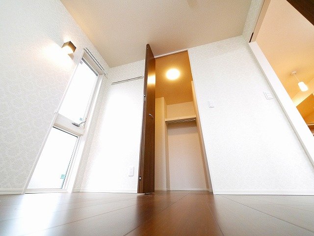 収納　収納力抜群のウォークインクローゼットです