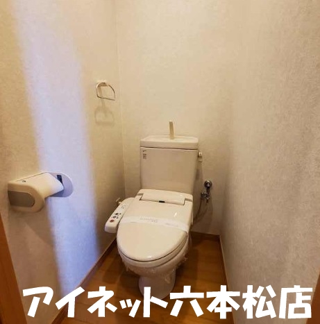 トイレ　清潔感のある空間です。