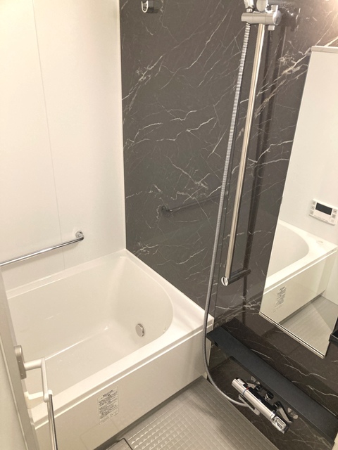 バス・シャワールーム　※写真は同タイプ住戸です。