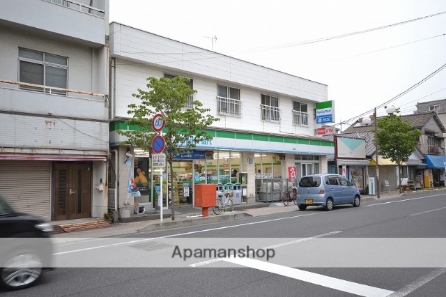 コンビニ　ファミリーマート（コンビニ）まで954m