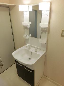 ルノン茨木　洗面設備　シャンプードレッサー