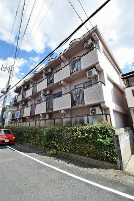 【京都市左京区上高野西氷室町のマンションの建物外観】