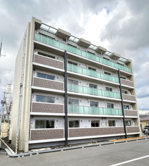 富士市川成島のマンションの建物外観