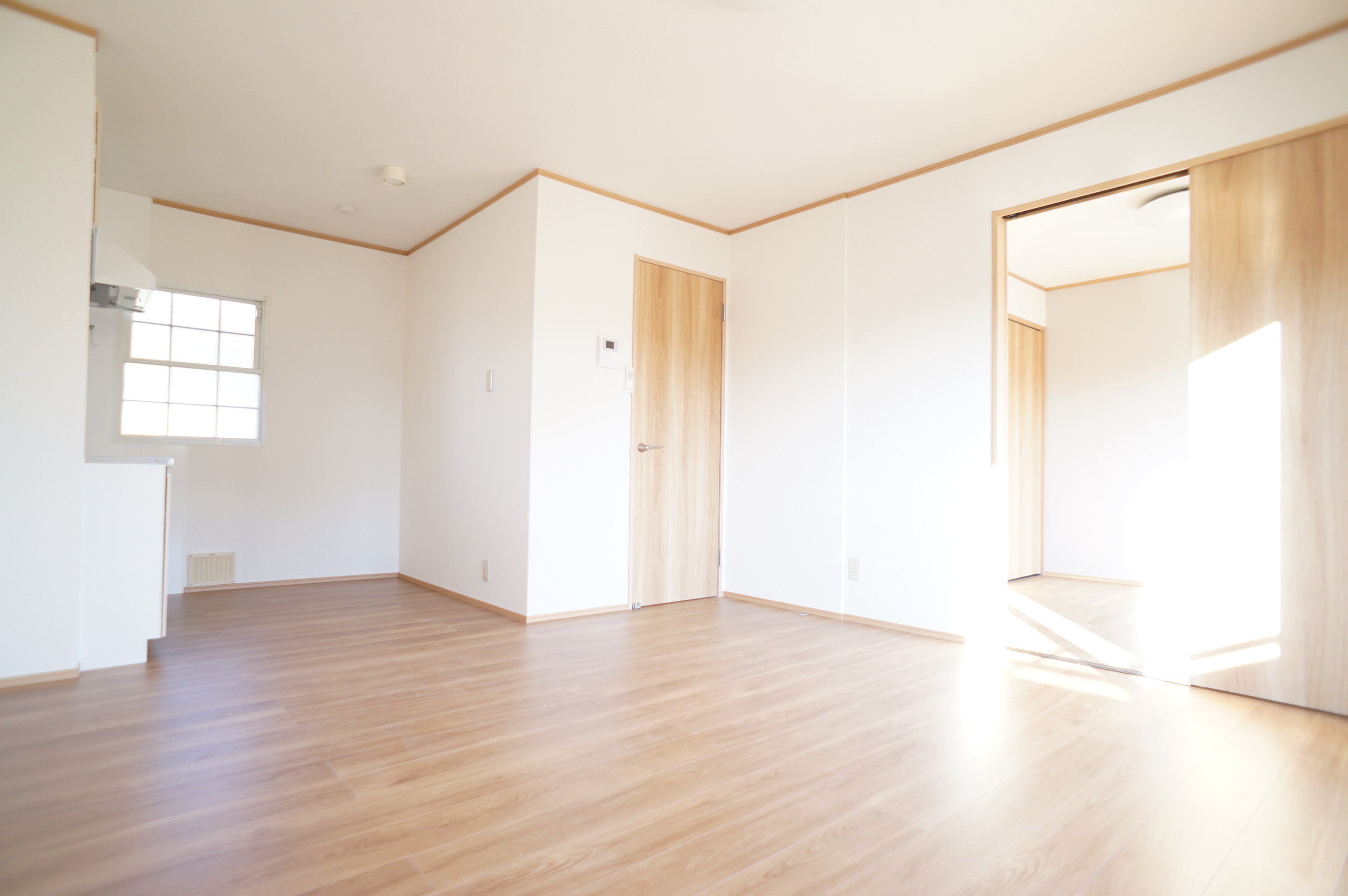その他　間取り変更の為全張替えです