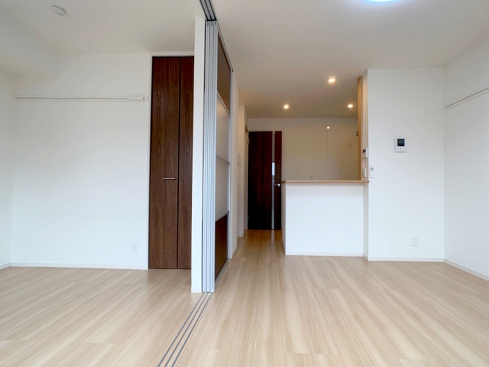 居室・リビング　南向きの明るいリビング