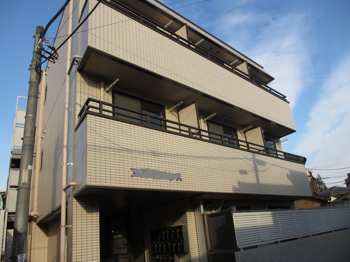 川崎市中原区上平間のマンションの建物外観