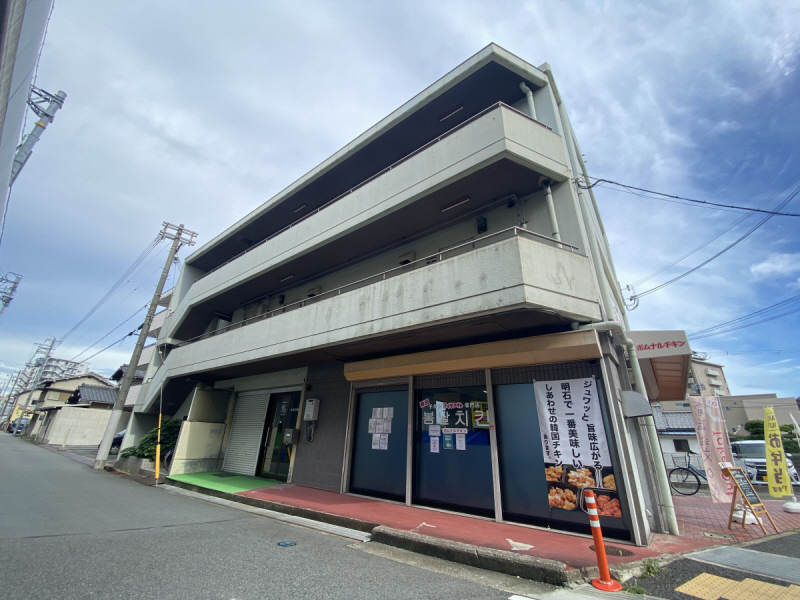 明石市田町のマンションの建物外観