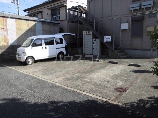 【銚子市春日町のアパートの駐車場】