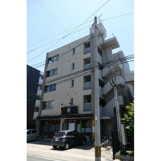 鹿児島市西田のマンションの建物外観