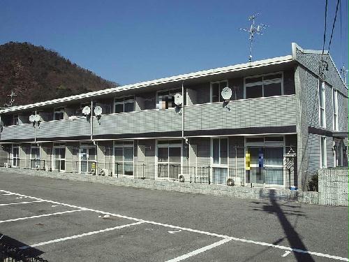 レオパレス岩田西の建物外観