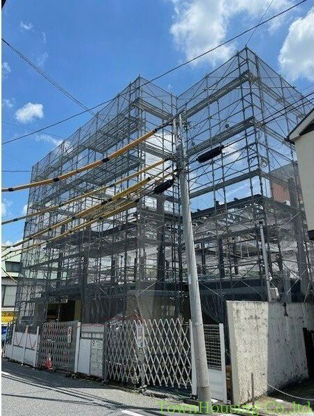 渋谷区鉢山町のマンションの建物外観